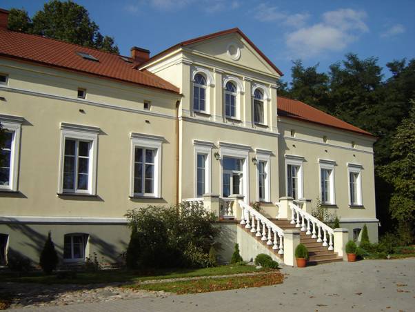 Zesp&oacute;ł dworsko&ndash;parkowy w&nbsp;Małych Radowiskach